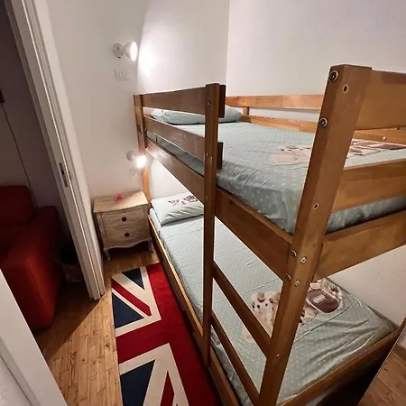 White House Apartment *