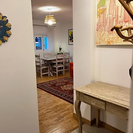 White House Apartment *